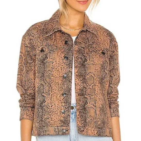 Free People Women’s snakeskin Printed Trucker
Denim Jacket - Picture 5 of 13